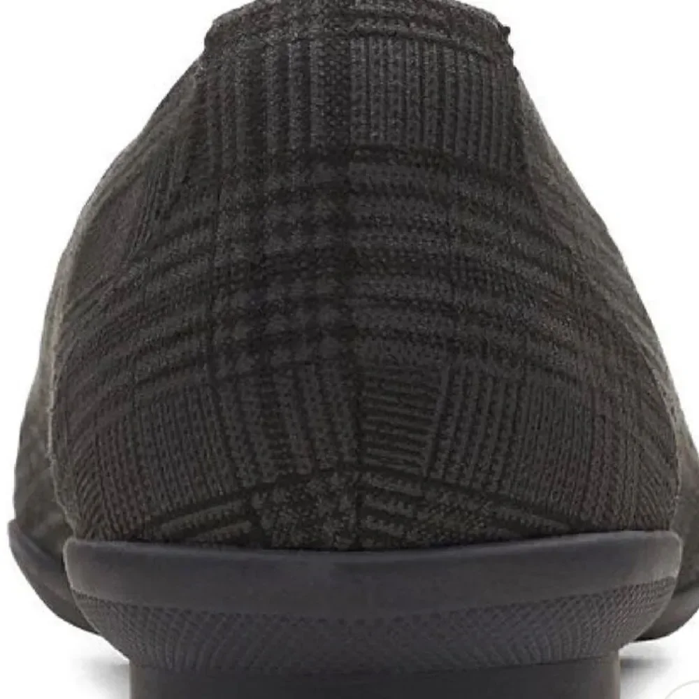 CLARKS SARA POPPY WOMENS SLIP ON SMOKING LOAFERS BLACK PLAID SIZE 6.5
